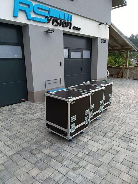 Přepravní box na závodní motor — fotka 3