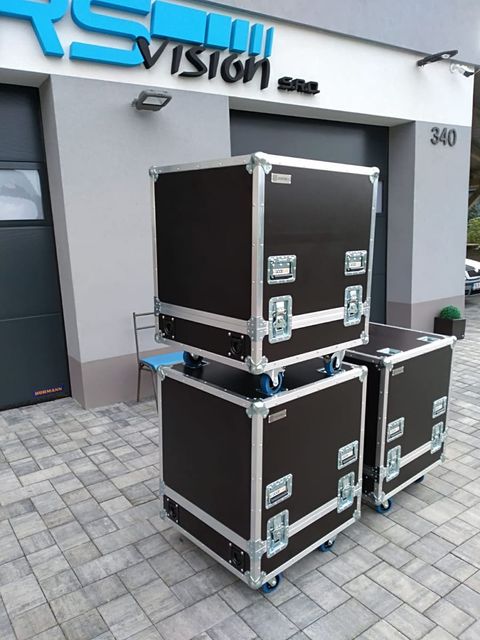Přepravní box na závodní motor — fotka 6